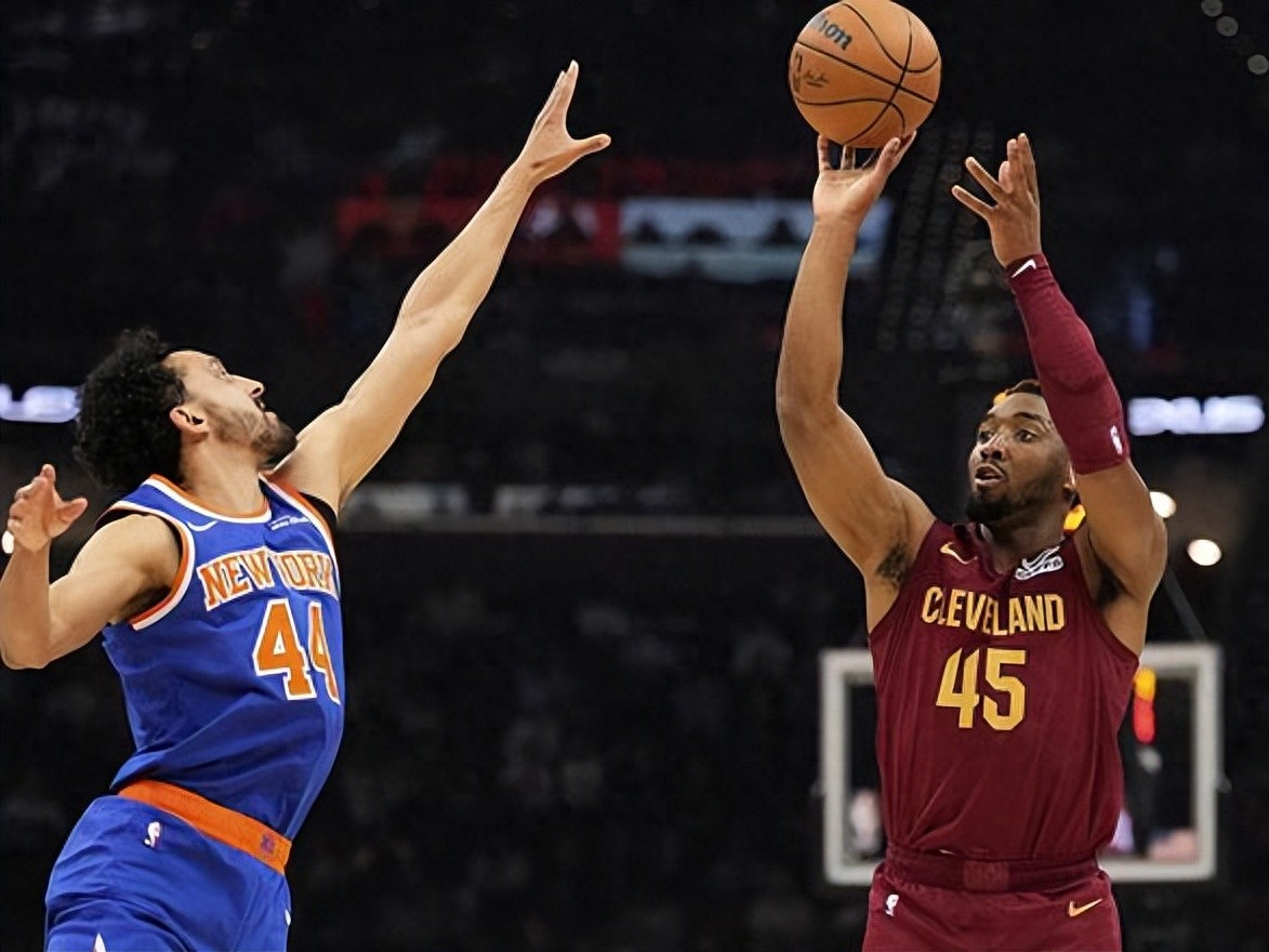 关于NBA常规赛倒计时；上海海港今夜状态回暖；细节引发关注；态度坚定；轮换策略成焦点的信息