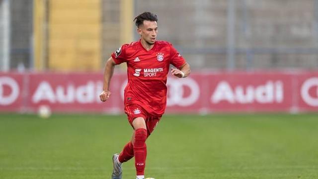 关于荷甲倒计时，拜仁慕尼黑国际比赛日单刀错失，细节引发关注，更衣室稳定，轮换策略成焦点的信息